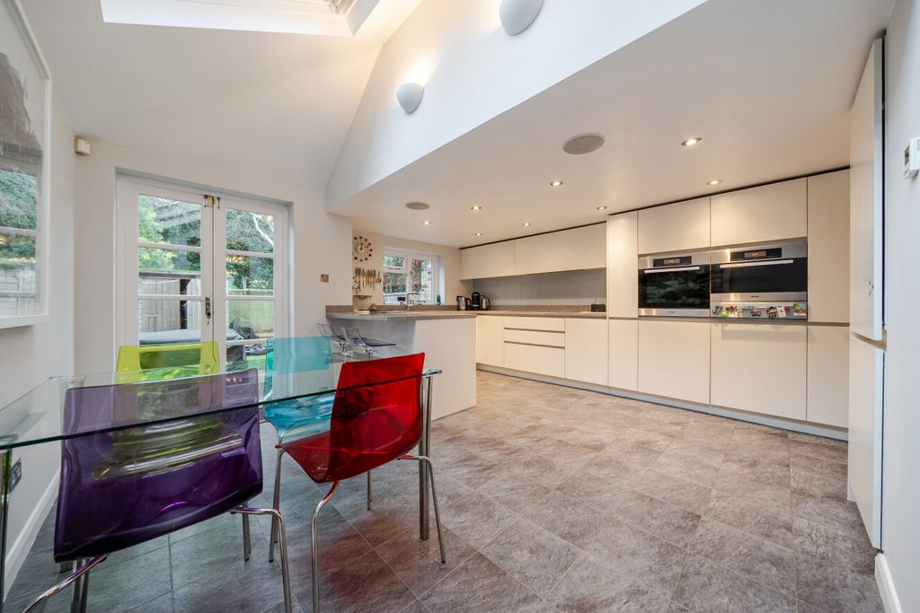 Property photo 3 of 22 Dining Area