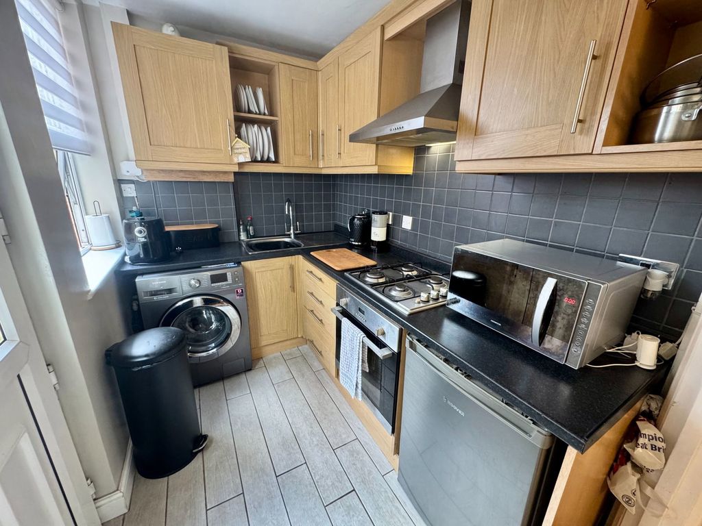 Property photo 2 of 22