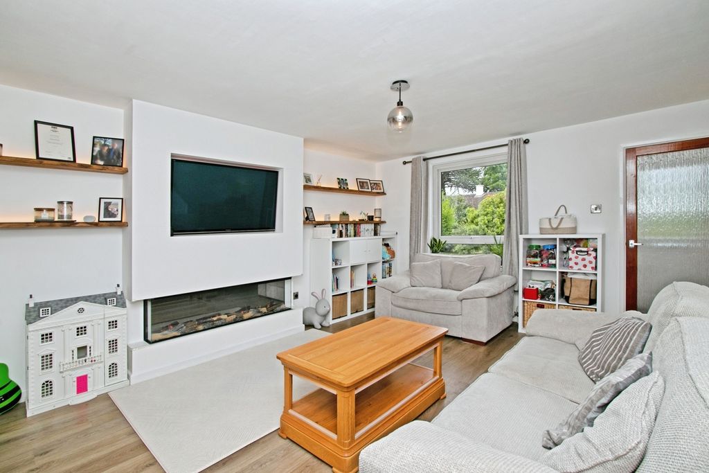 Property photo 2 of 16 Photo