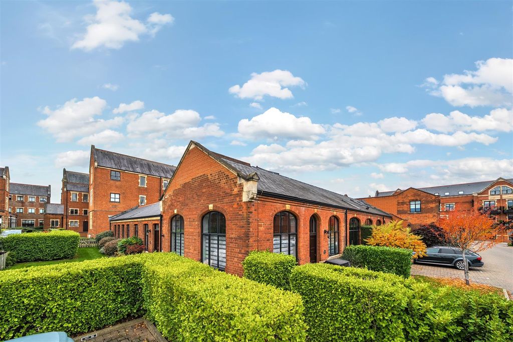 Property photo 1 of 23 Exterior: