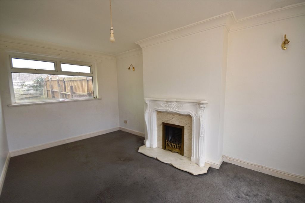 Property photo 2 of 10 Lounge