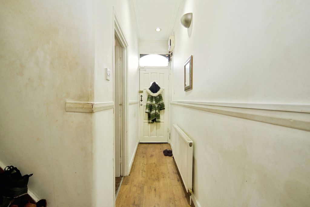 Property photo 2 of 19 Pbox-Img.Jpg