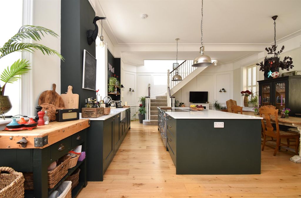 Property photo 1 of 40 Open Plan Kitchen & Living