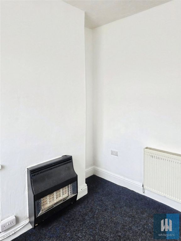 Property photo 3 of 17 Picture No. 01