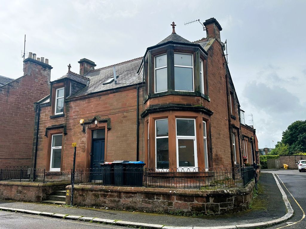 Property photo 1 of 7 External