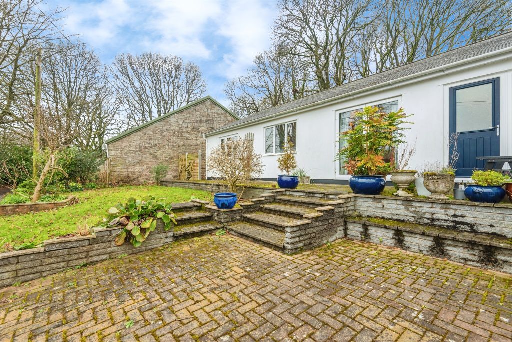 Property photo 2 of 35