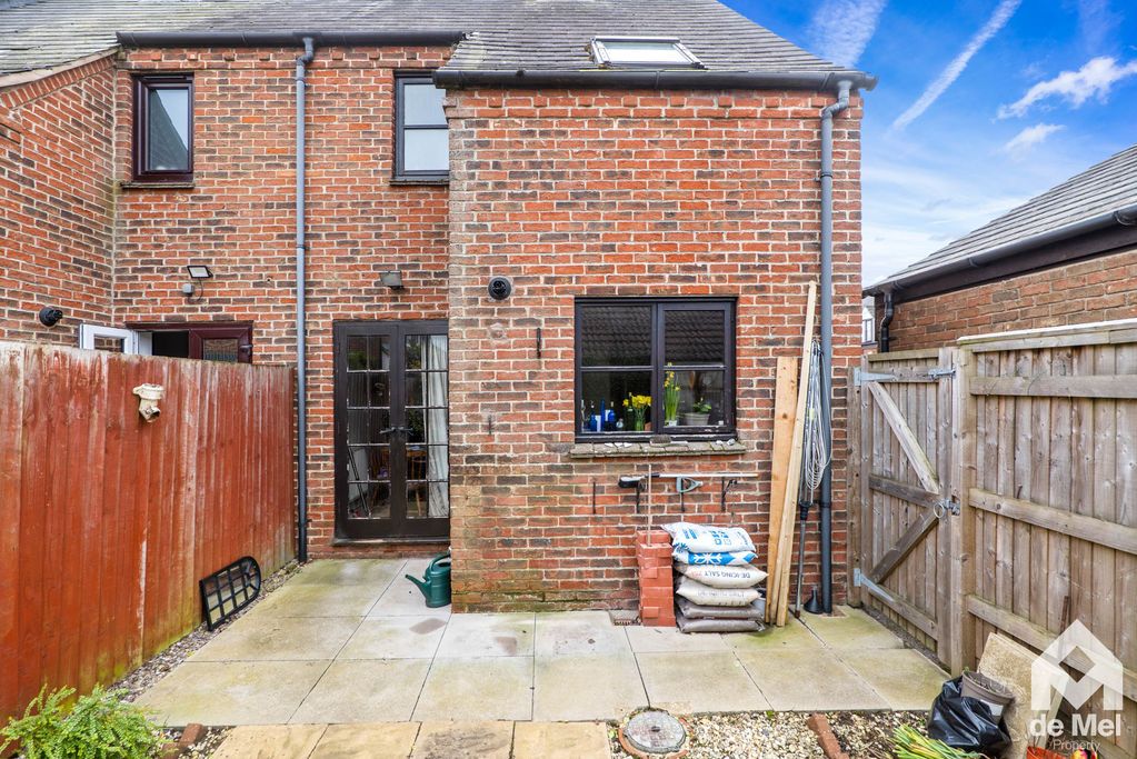 Property photo 3 of 6 Photo 6