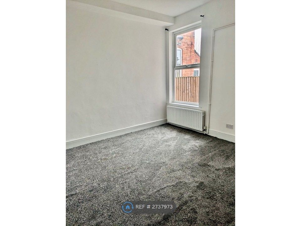 Property photo 3 of 6 Large Lounge