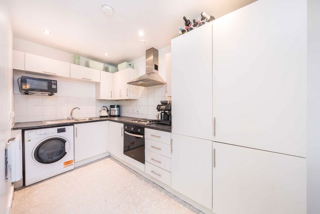 Property photo 3 of 4