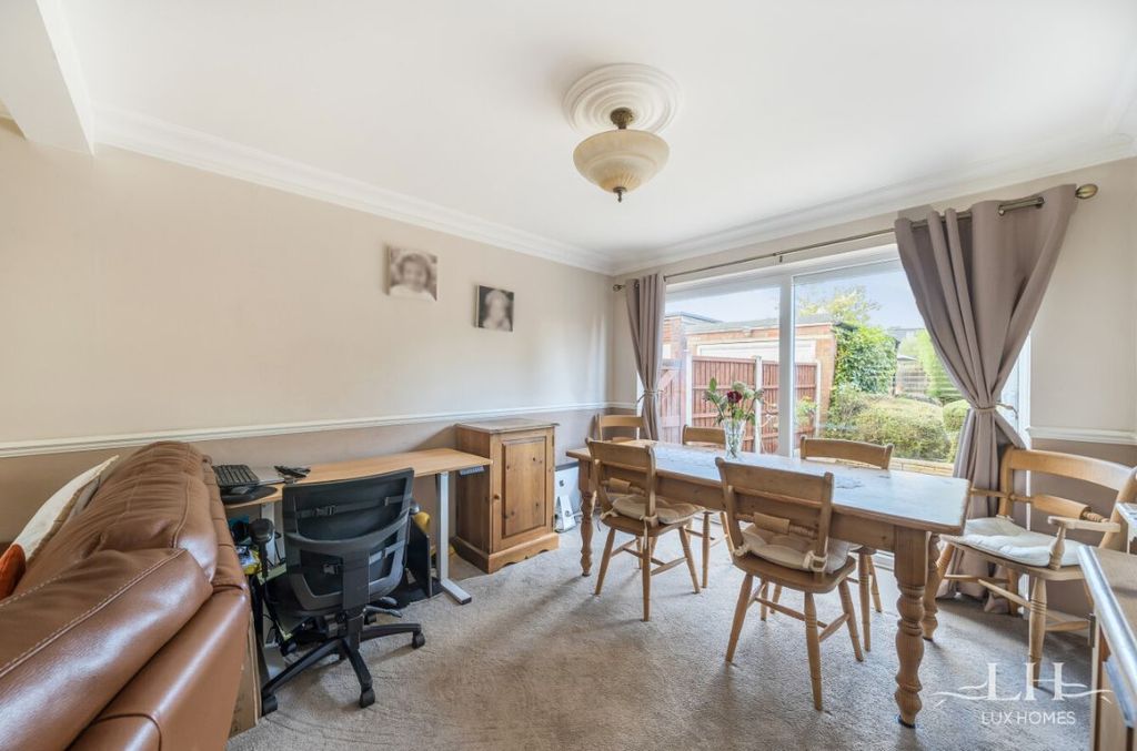 Property photo 2 of 20