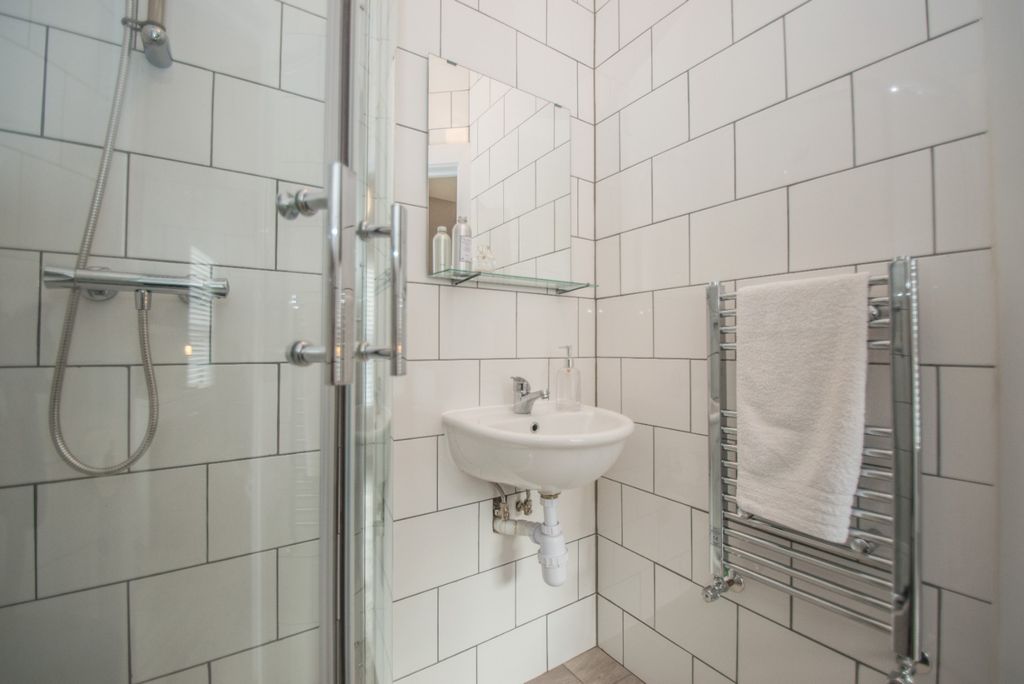 Property photo 3 of 22 4665282