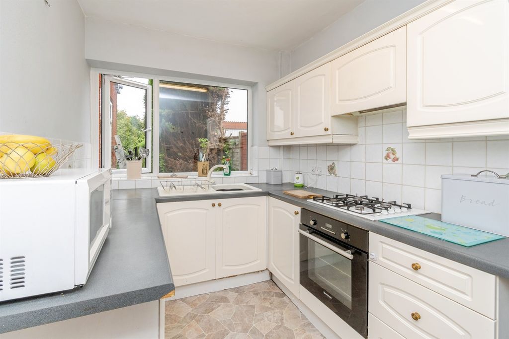 Property photo 2 of 17