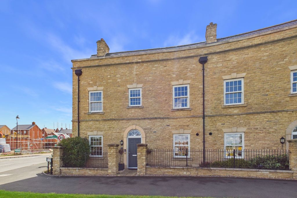 Property photo 1 of 31