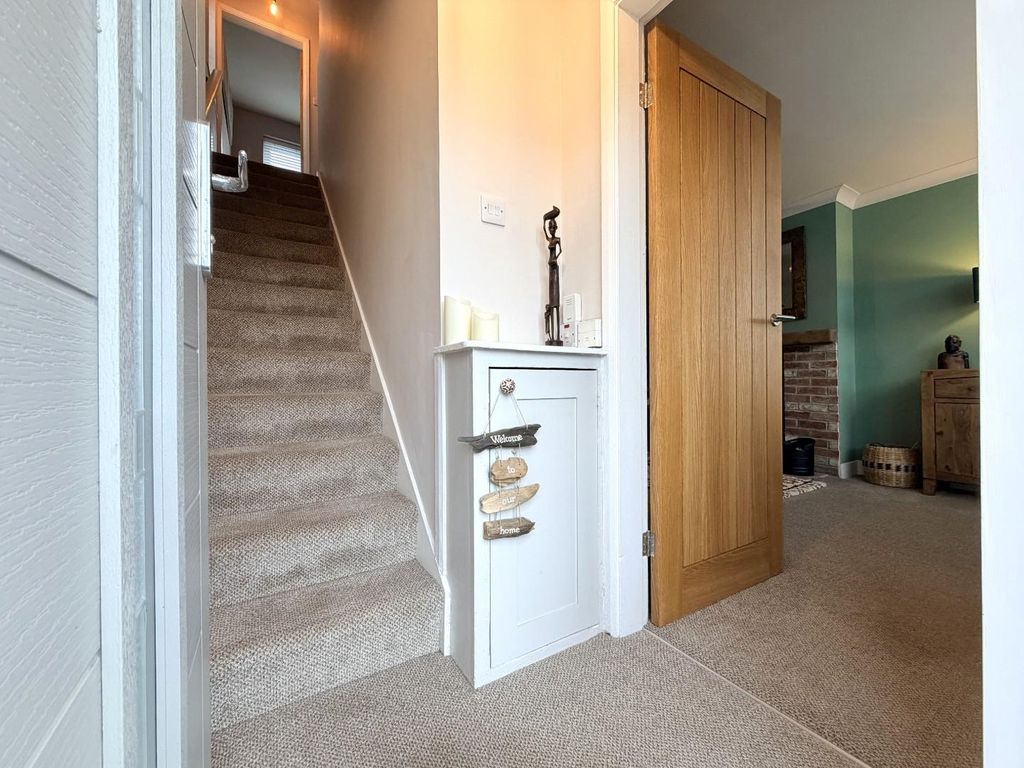 Property photo 3 of 27 Entrance