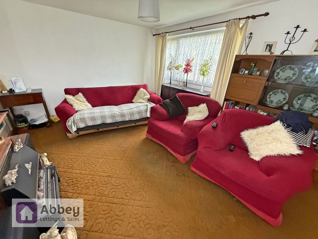Property photo 2 of 12 Lounge