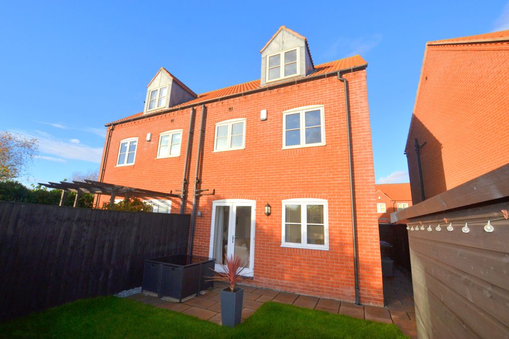 Property photo 3 of 26