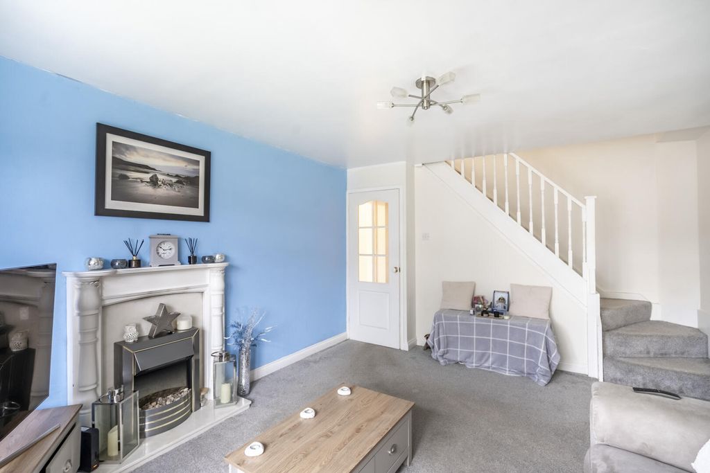 Property photo 3 of 18 Living Room