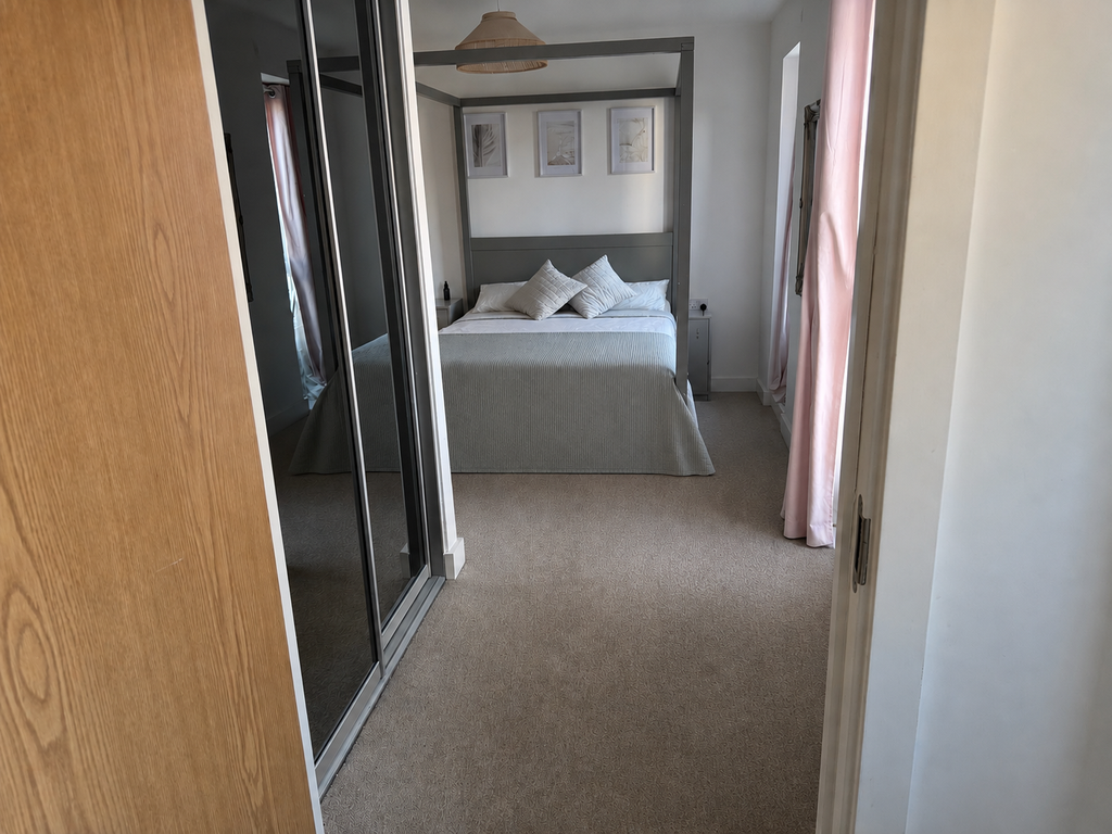 2 bed flat for saleSherman Avenue, Reading RG2 photo 5