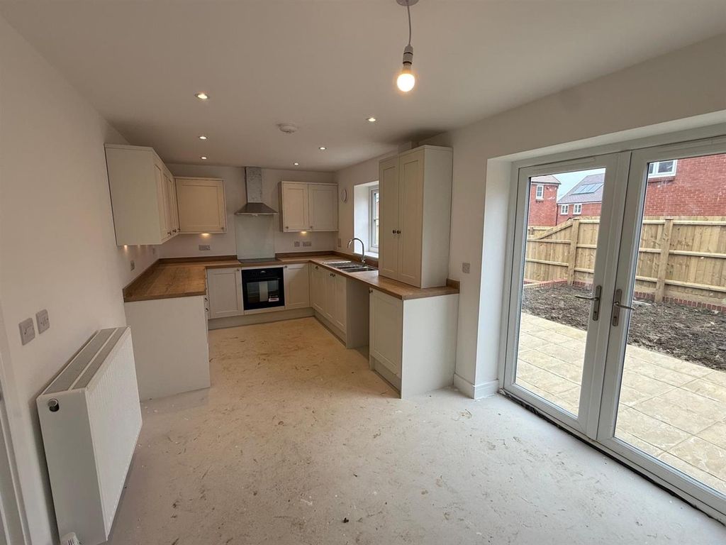 Property photo 2 of 15 Plot 299 Kitchen 2.Jpeg