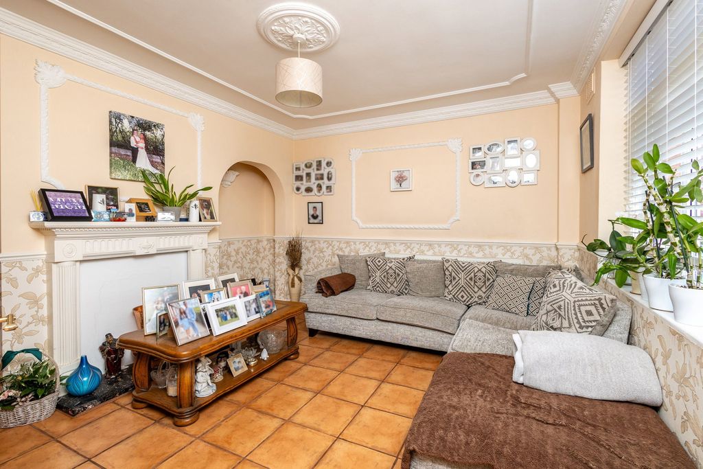 Property photo 3 of 21