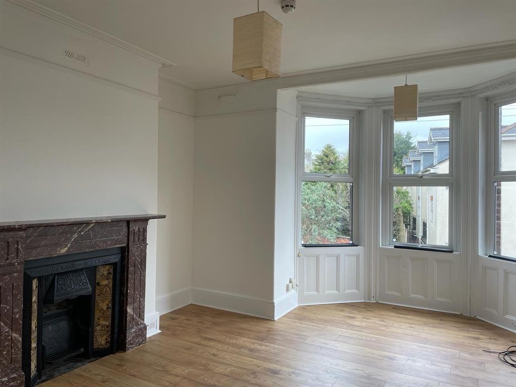 Property photo 2 of 5 Pol Lounge 1.Jpg