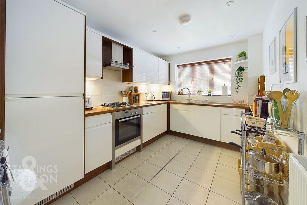 Property photo 3 of 19