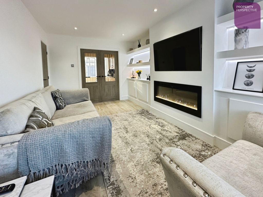 Property photo 2 of 12 Lounge