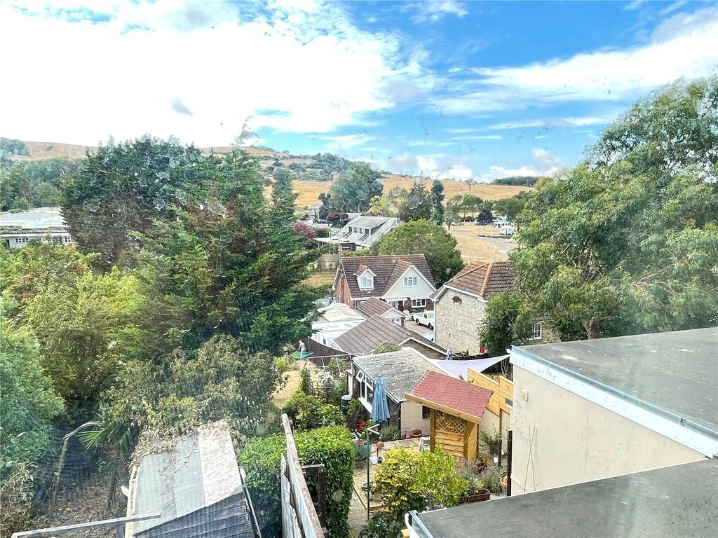 Property photo 3 of 12 Picture No. 10