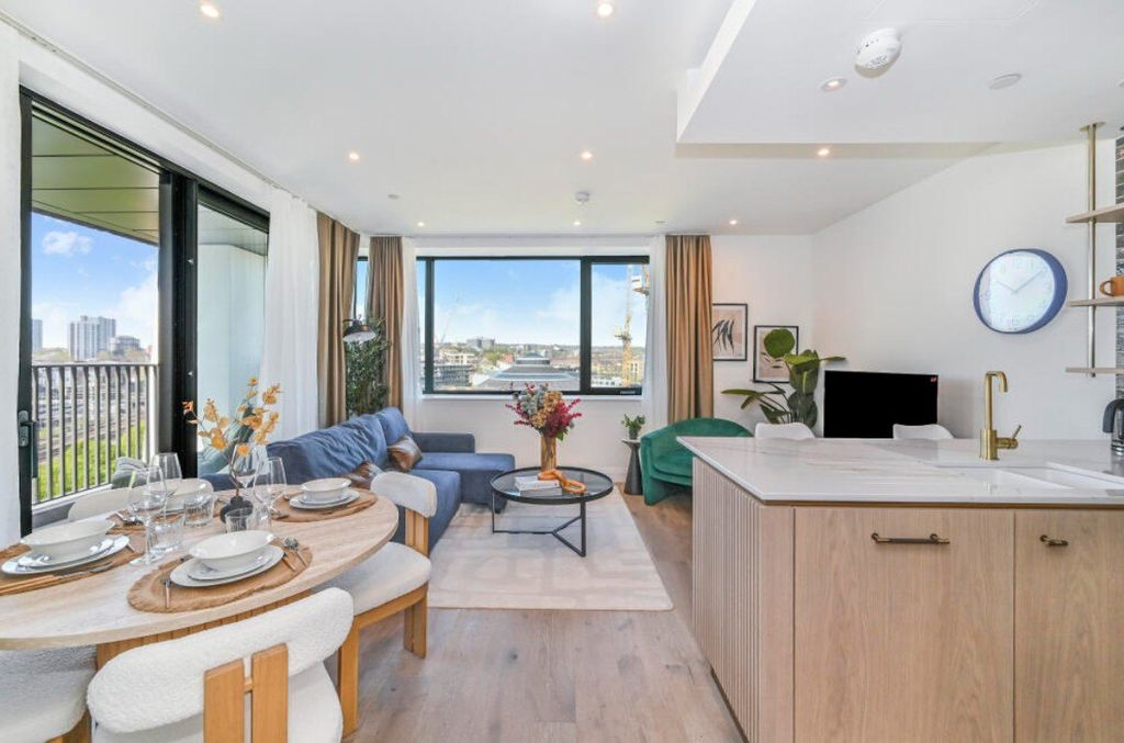 Property photo 2 of 9 Gallery