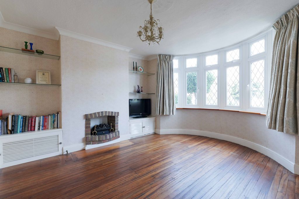 Property photo 2 of 22