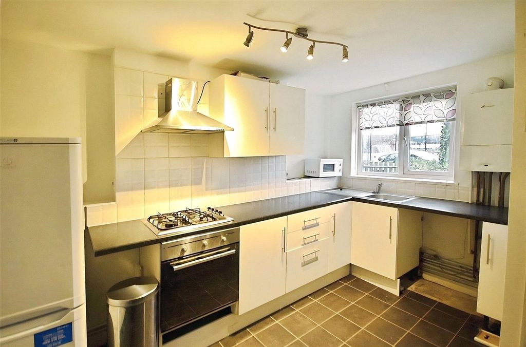 Property photo 3 of 5 Kitchen