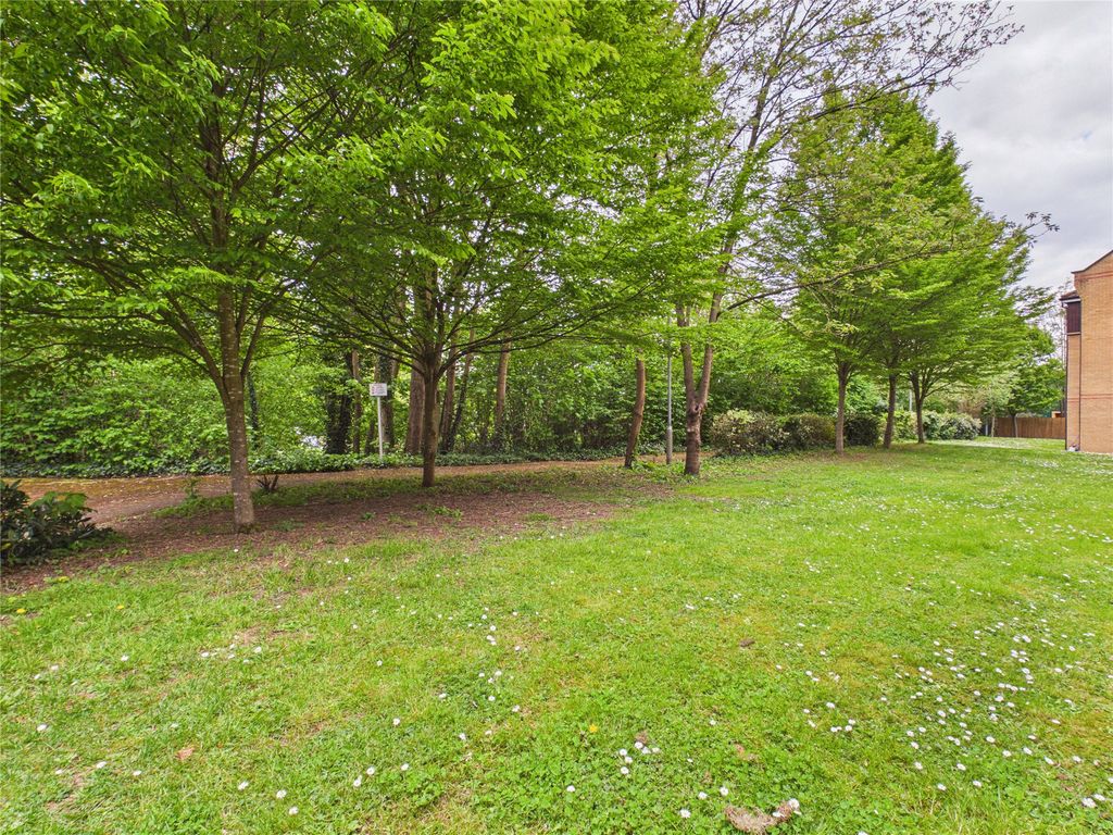 Property photo 3 of 18 Communal Garden