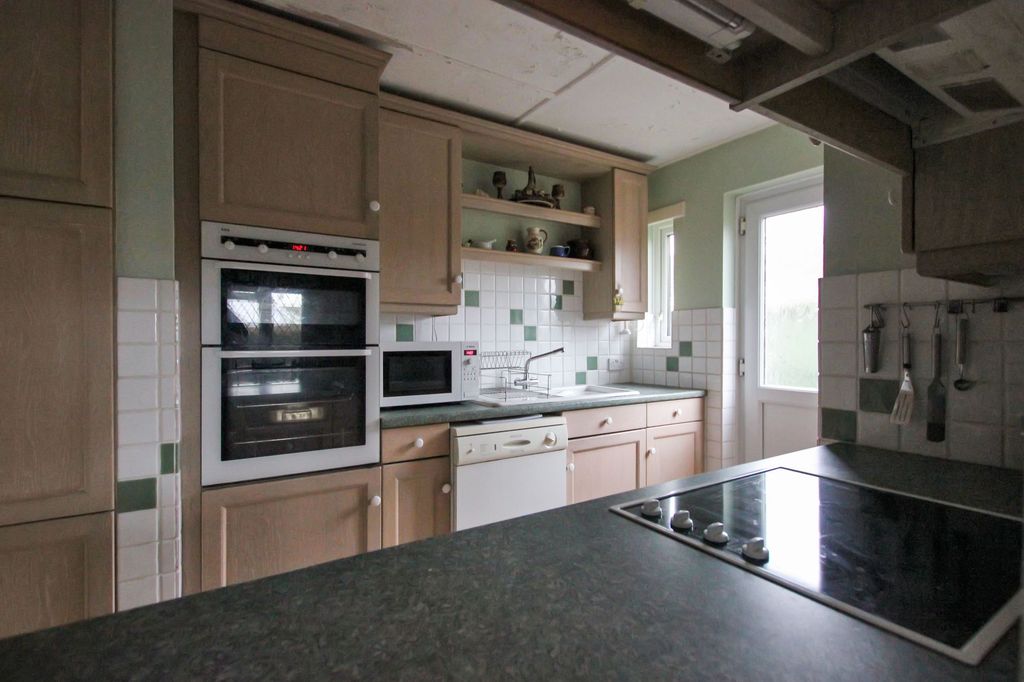 Property photo 2 of 19