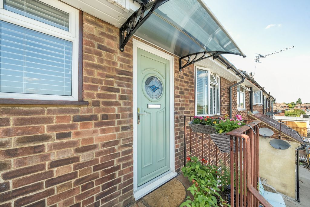 Property photo 1 of 11 1317754-20-686d8A...