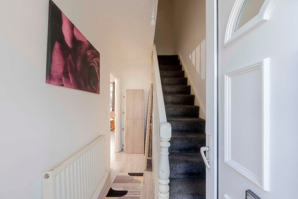 Property photo 2 of 22