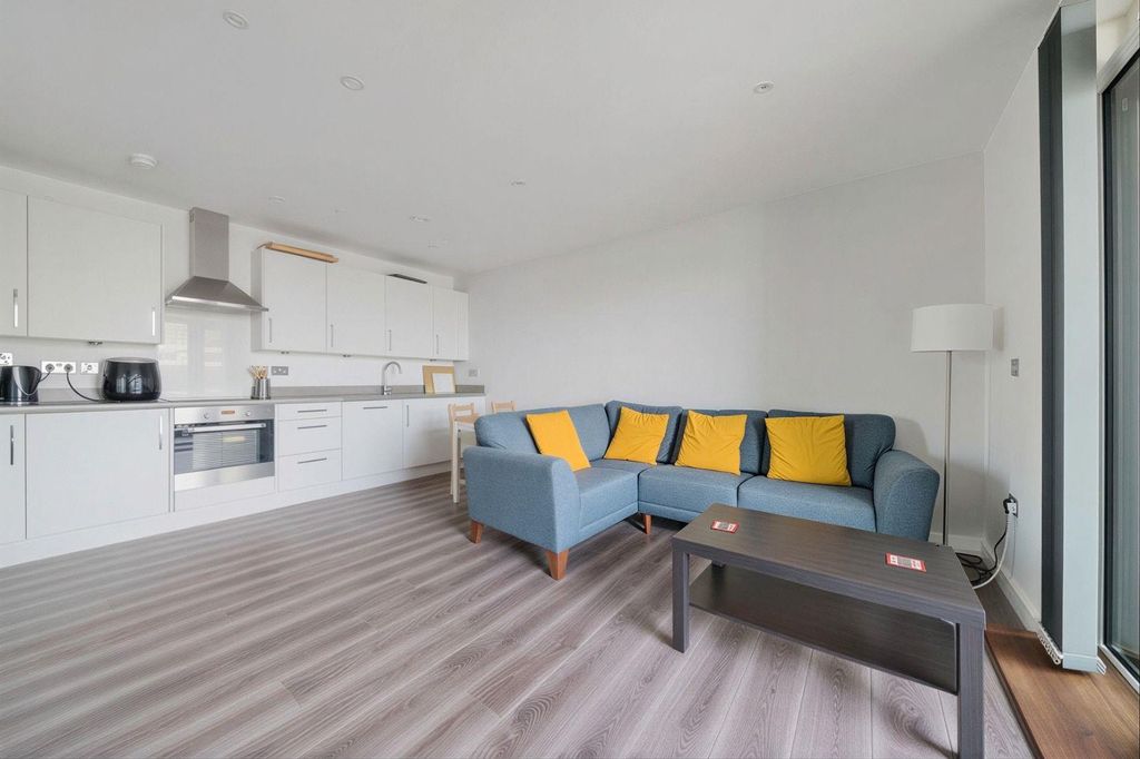 Property photo 3 of 15 0A7Fea22-d0c2-45Cf-B8c8-E4273d3A80Fa.Jpg