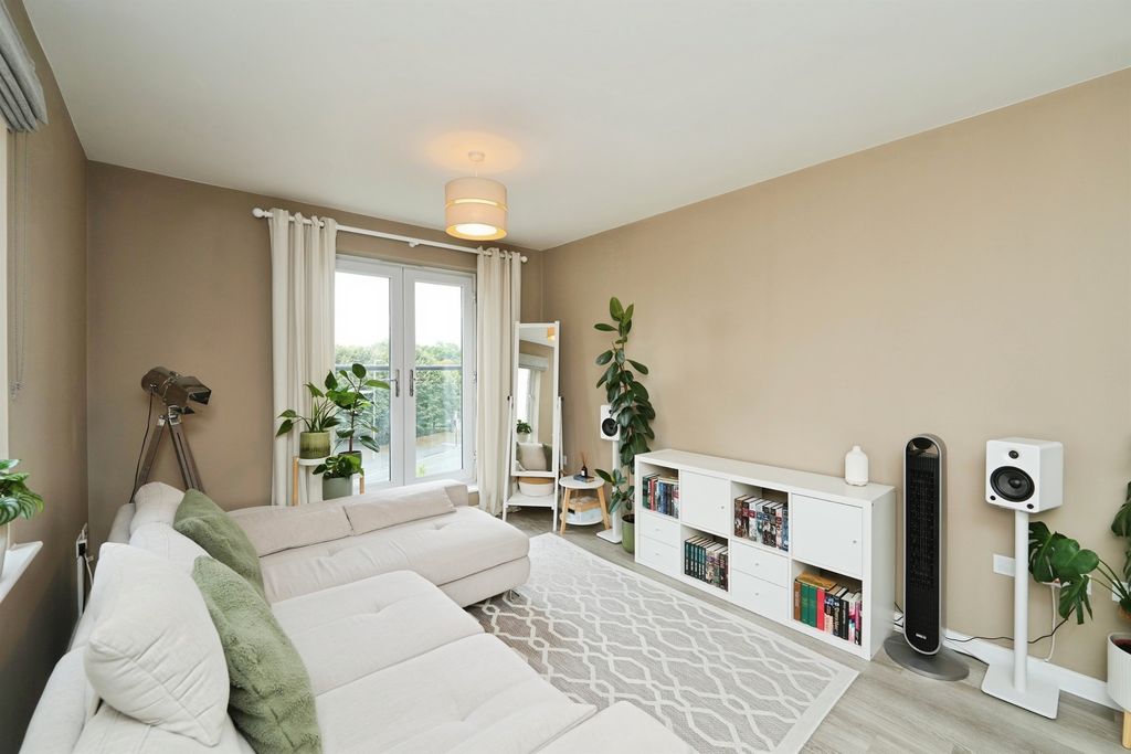 Property photo 3 of 17