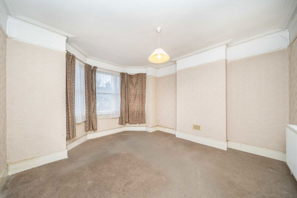 Property photo 2 of 3