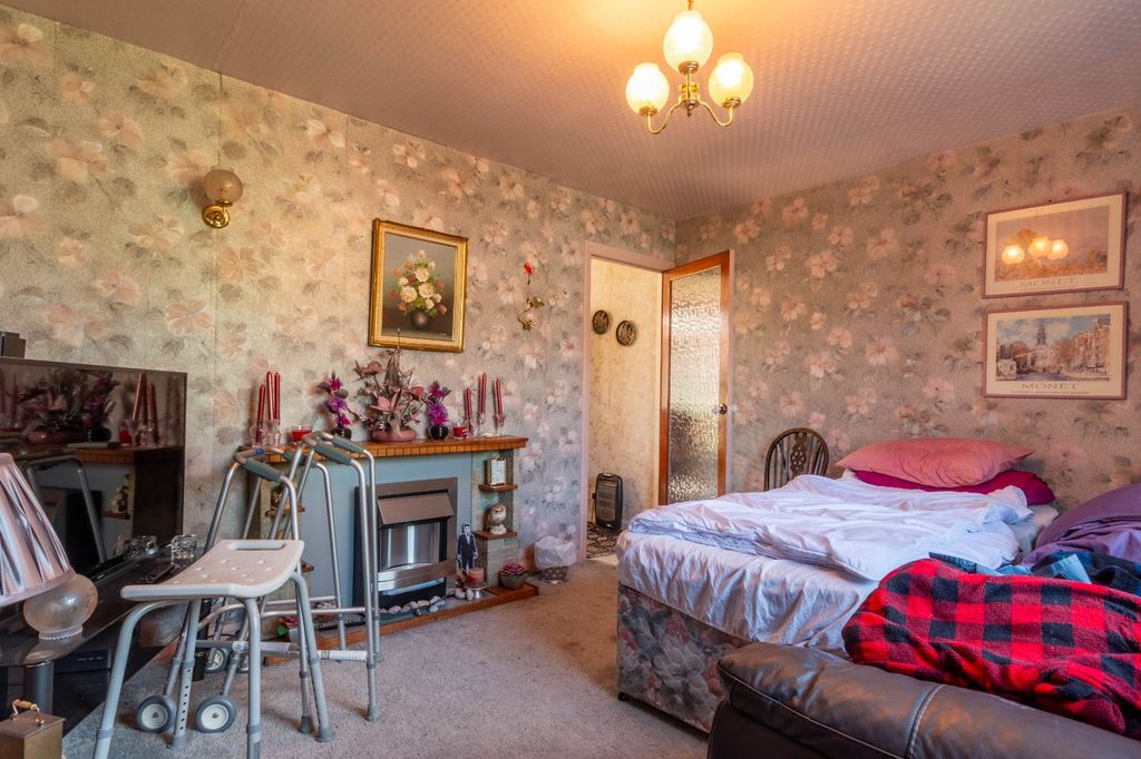 Property photo 2 of 15 Picture No. 01