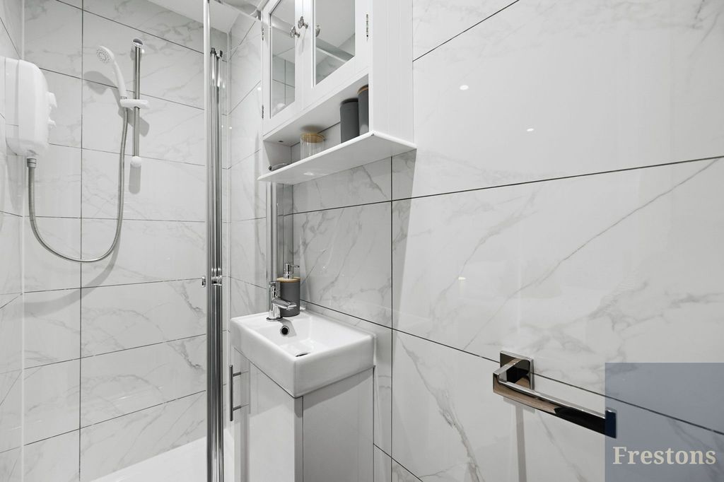 Property photo 3 of 5