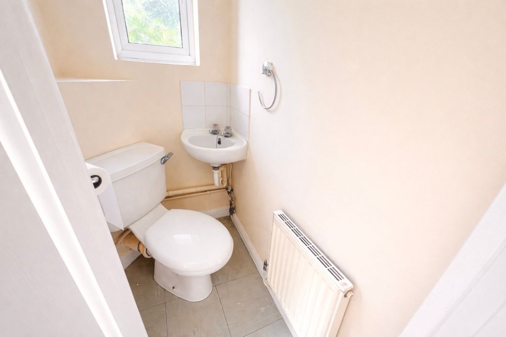 Property photo 3 of 8