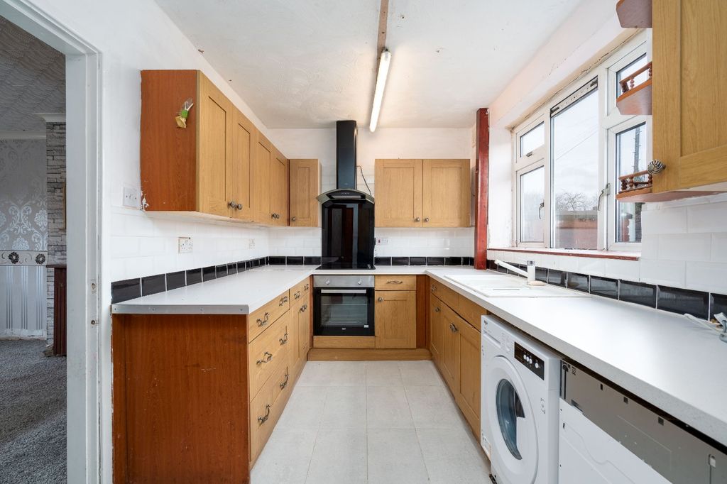 Property photo 2 of 17 Picture No. 29