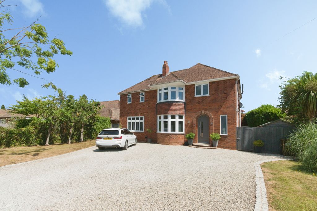 Property photo 2 of 36