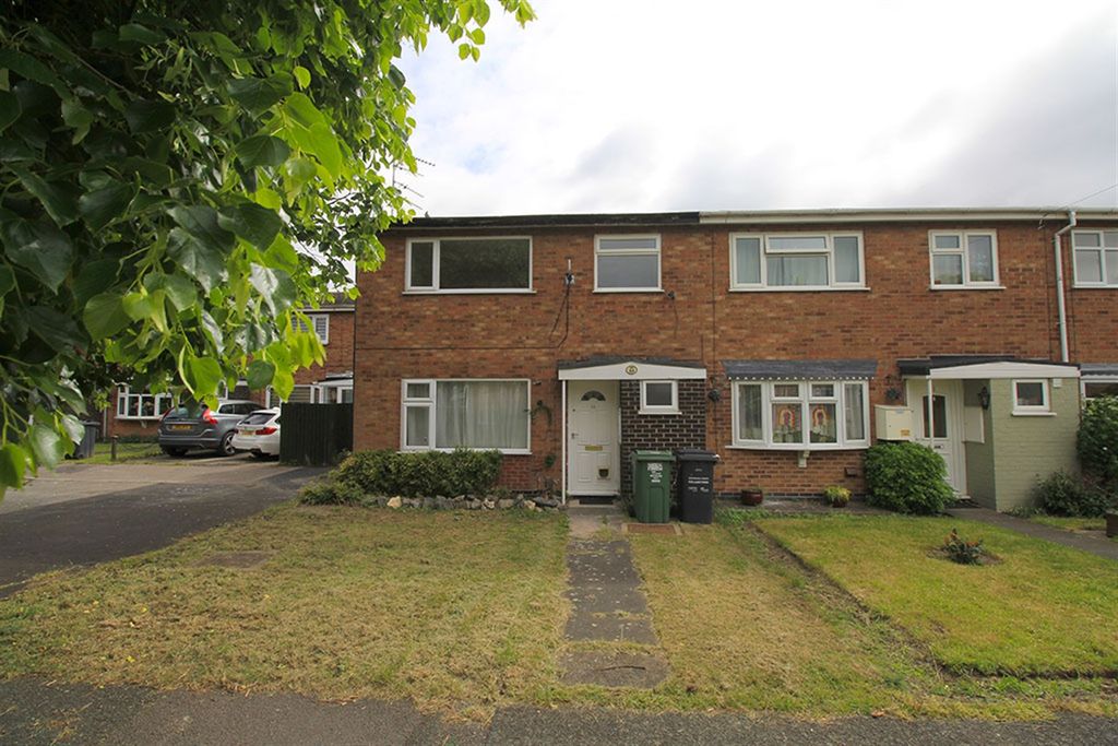 Property photo 1 of 33 Harlech Close
