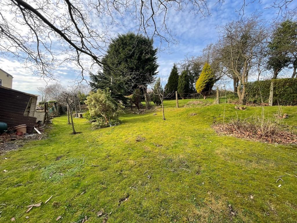 Property photo 3 of 16 Gardens