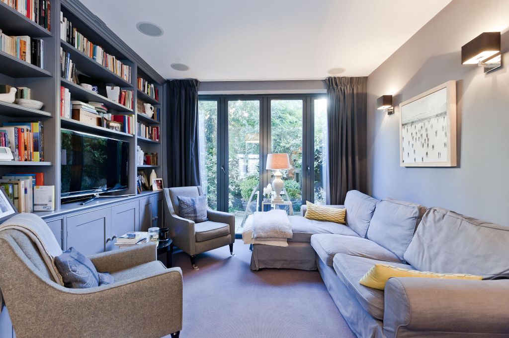 Property photo 3 of 17 Reception