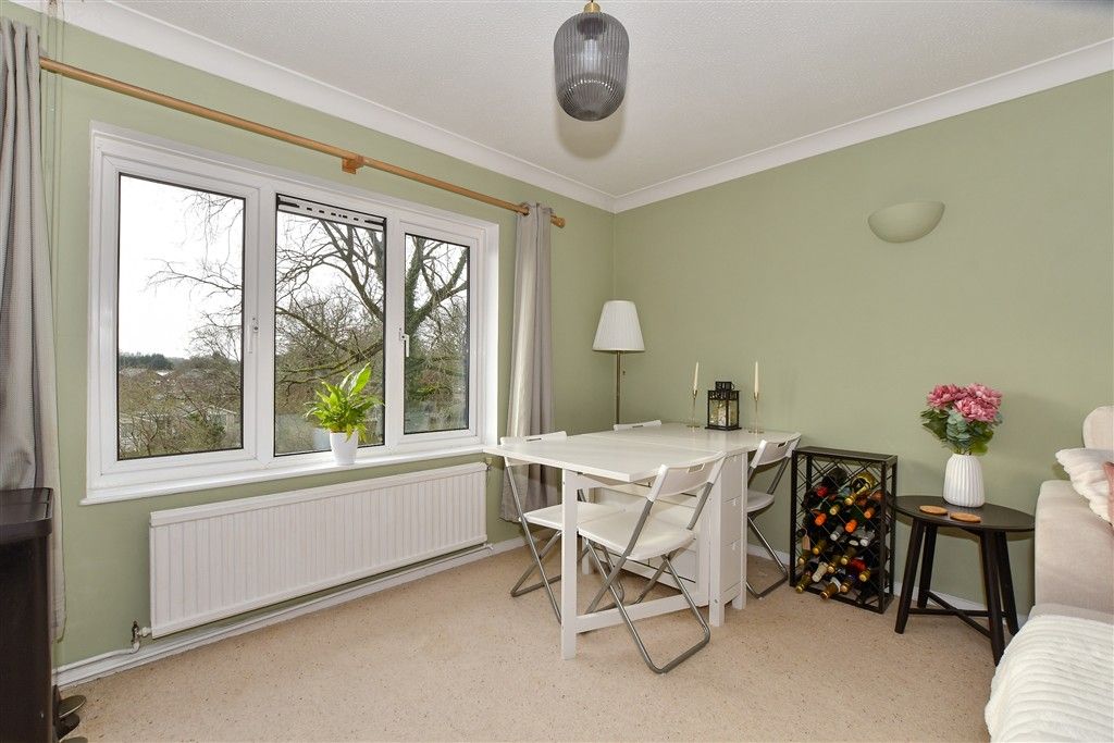 Property photo 3 of 10 Dining Area