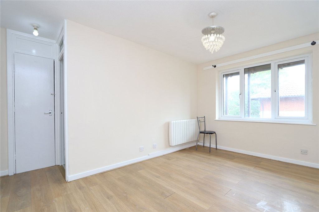 Property photo 3 of 9 Picture No. 05