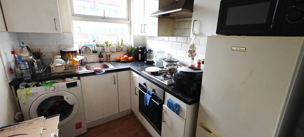 Property photo 2 of 10 Flat A