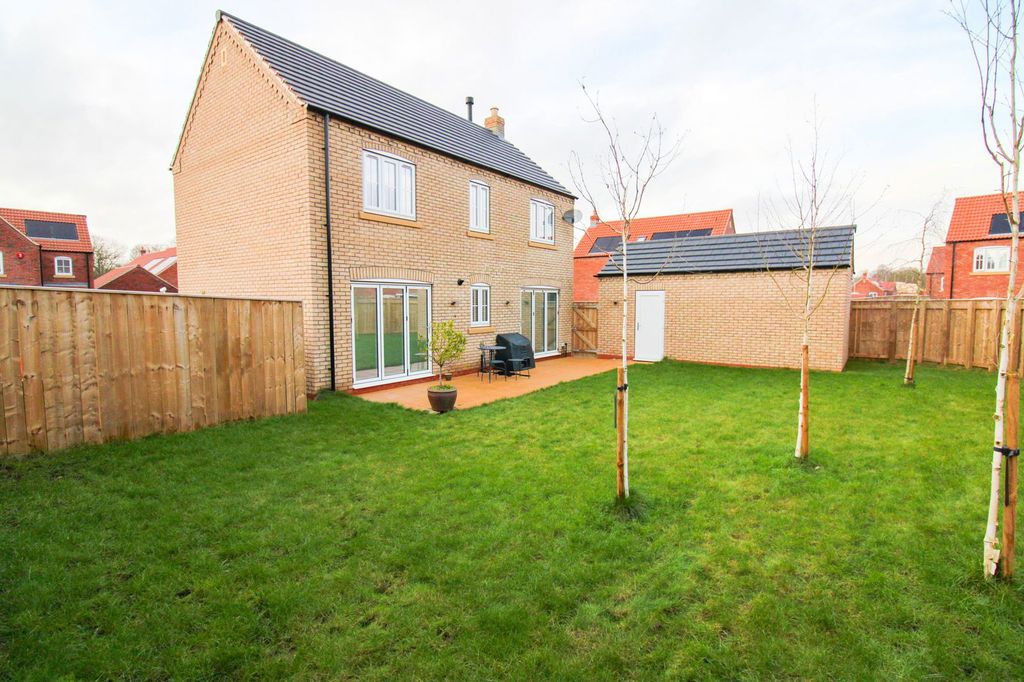 Property photo 2 of 18